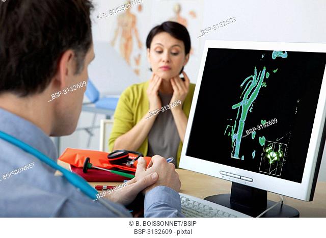 ANGIOLOGY CONSULTATION WOMAN Models. On screen, MRA of the carotid triangle