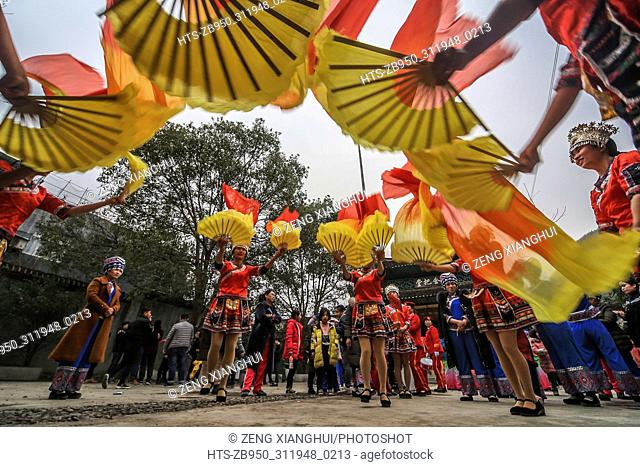 (180216) -- XIAGNXI, Feb. 16, 2018 () -- People dance to spend the Spring Festival, or Chinese Lunar New Year in Dianfang Town of Longshan County in the...