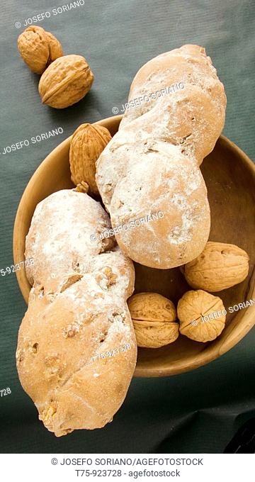Walnut bread
