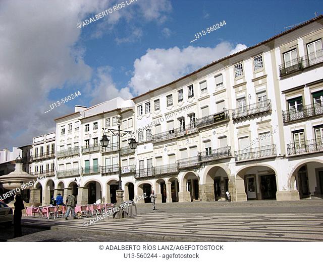 Giraldo Square Centre Evora Portugal