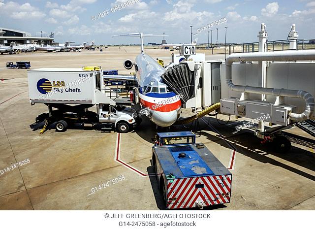 Texas, Dallas, Dallas Ft. Fort Worth International Airport, DFW, American Airlines, terminal, jet, aircraft, American Airlines, ramp, apron, loading, refueling
