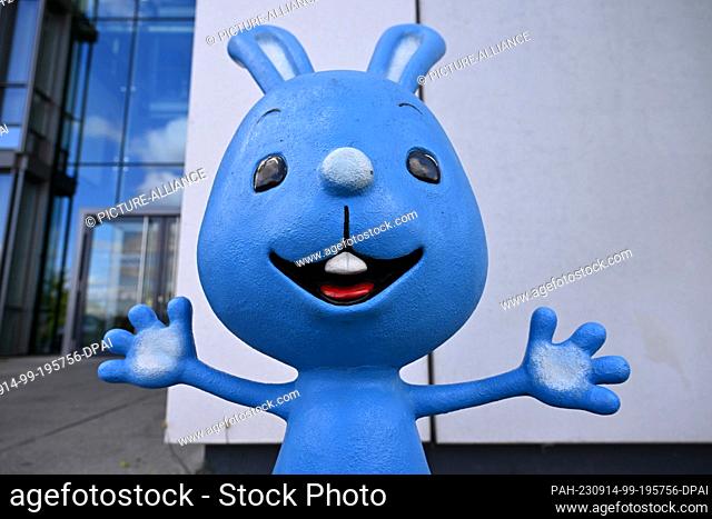14 September 2023, Thuringia, Erfurt: A figure of ""Kikaninchen"" stands in front of the studio of KiKA, the children's channel of ARD and ZDF