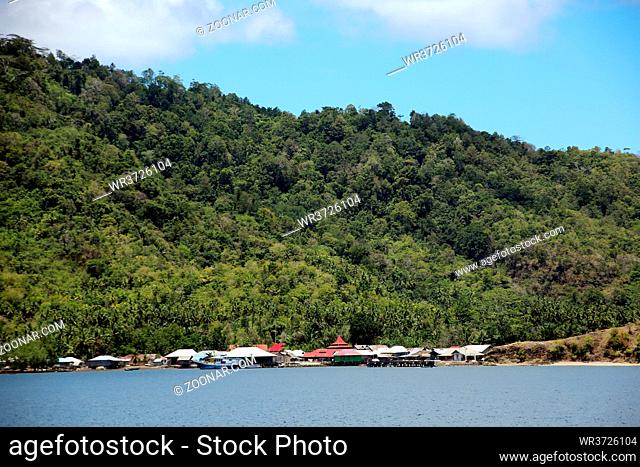 Fischerdorf Bokimiake auf der Insel Mauri, Nord-Molukken, Halmahera, Indonesien, Lata Lata oder Latalata