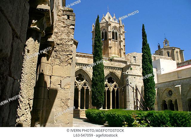 Cloister of Vallbona de les Monges Monastery. Cister route (XIII-XIVth century). Urgell. Lleida province. Catalonia. Spain