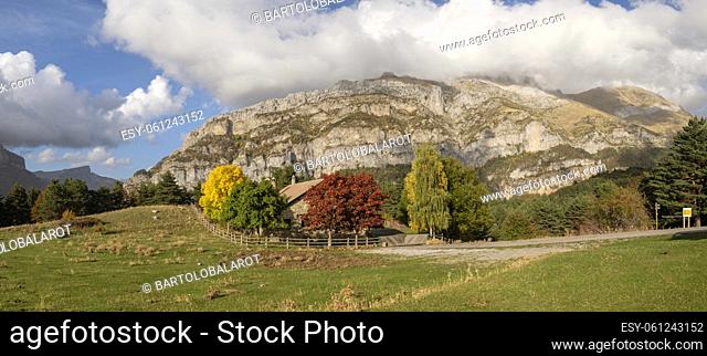 Mountain refuge of Gabardito, Hecho valley, western valleys, Pyrenean mountain range, province of Huesca, Aragon, Spain, europe