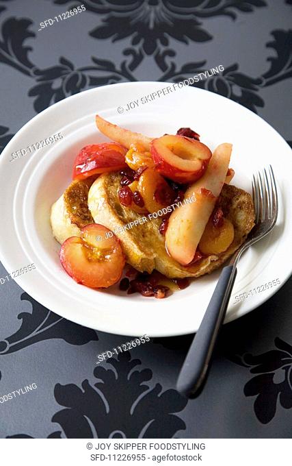 French toast with stewed fruit