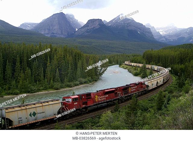 Canada, Alberta, Banff-Nationalpark, Rocky Mountains, railroad, Canadian Pacific Railway, Bow River