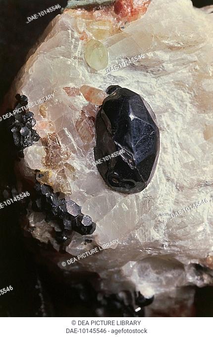 Minerals: Franklinite (Zinc Manganese Iron Oxide)