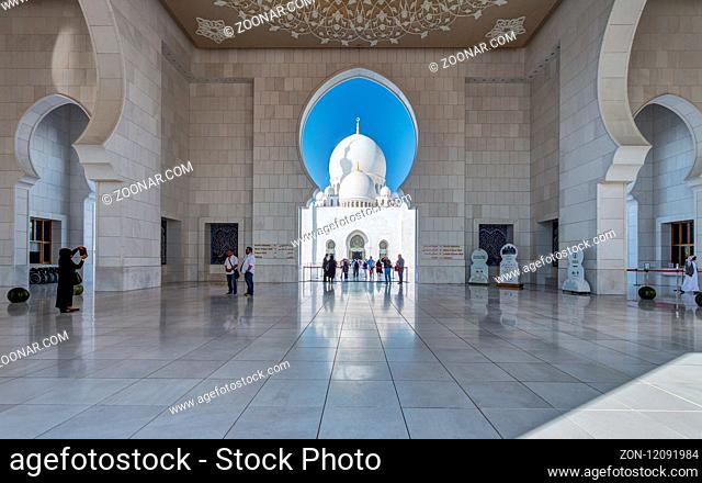 Sheikh Zayed Grand Mosque. Scheich-Zayid-Moschee. Abu Dhabi