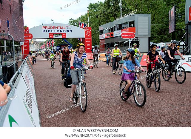 Members of the public take part in the Prudential RideLondon Freecycle Event Featuring: Atmosphere Where: London, United Kingdom When: 30 Jul 2016 Credit: Alan...
