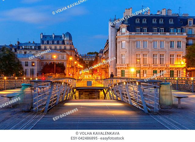Footbridge over River Seine, passerelle Leopold-Sedar-Senghor, known as passerelle Solferino or pont de Solferino with Love padlocks, Paris, France