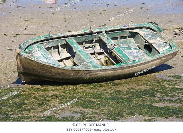 Boat abandoned