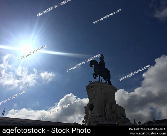 07 August 2019, Portugal, Lissabon: City views Lisbon (Portugal) - The statue dedicated to King Joseph I (designed by Joaquim Machado de Castro) is located on...
