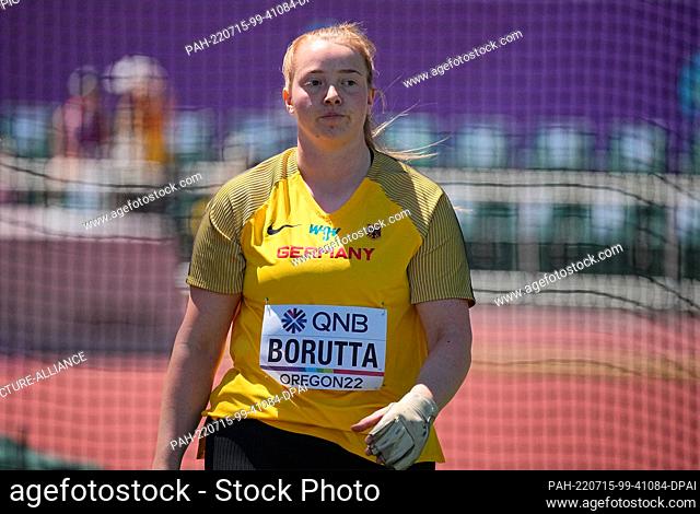 15 July 2022, US, Eugene: Athletics World Championships, Hammer Throw, Women, Qualification: Samantha Borutta reacts after her throw