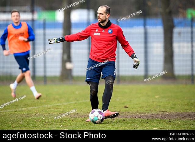goalwart Marius Gersbeck (KSC) single action, cut out. GES / Football / 2. Bundesliga: Karlsruher SC - Training, 23.03.2021 Football / Soccer: 2