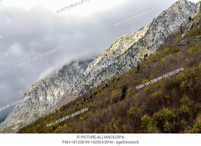27 October 2018, Albania, Malësia e Madhe: The region in Malësia e Madhe in the Albanian Alps. Photo: Peter Endig/dpa-Zentralbild/ZB
