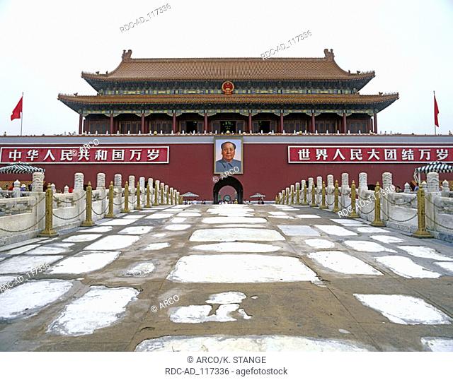 Portrait of Mao Zedong Tiananmen Square Forbidden City Beijing China Tiananmen Gate
