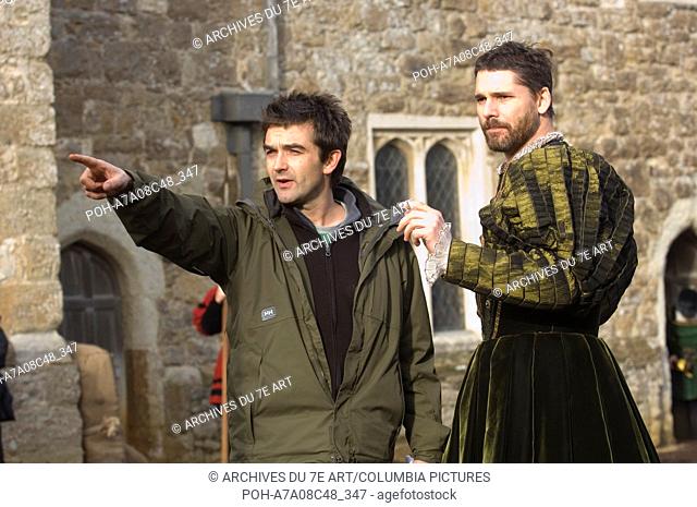 Deux soeurs pour un roi The Other Boleyn Girl  Year: 2008 - UK / USA Director: Justin Chadwick Justin Chadwick, Eric Bana  On the set