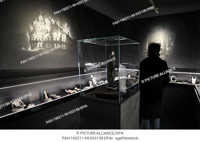 16 January 2019, Mecklenburg-Western Pomerania, Neubrandenburg: The fire room in the art collection shows thousands of porcelain
