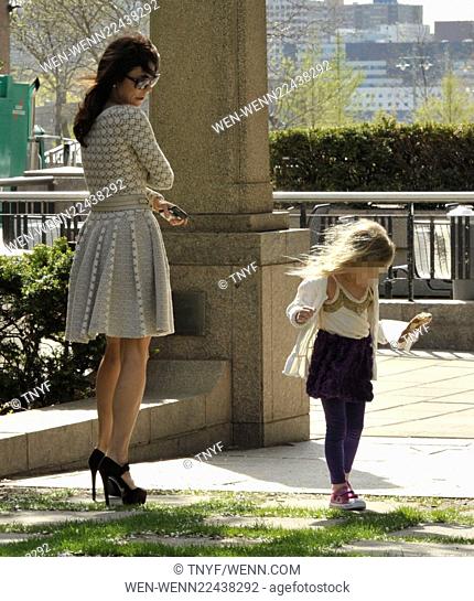 Bethenny Frankel and her daughter Bryn spend time in a local park on a windy afternoon Featuring: Bethenny Frankel, Bryn Hoppy Where: New York City, New York