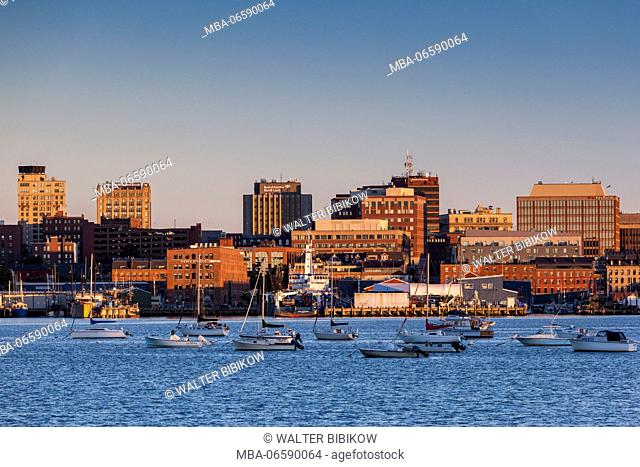 USA, Maine, Portland, skyline from South Portland, dawn