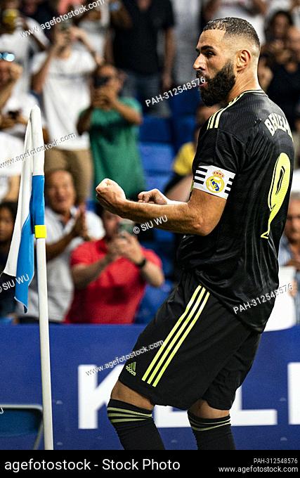 Karim Benzema (Real Madrid CF) celebrates after scoring during La Liga football match between RCD Espanyol and Real Madrid