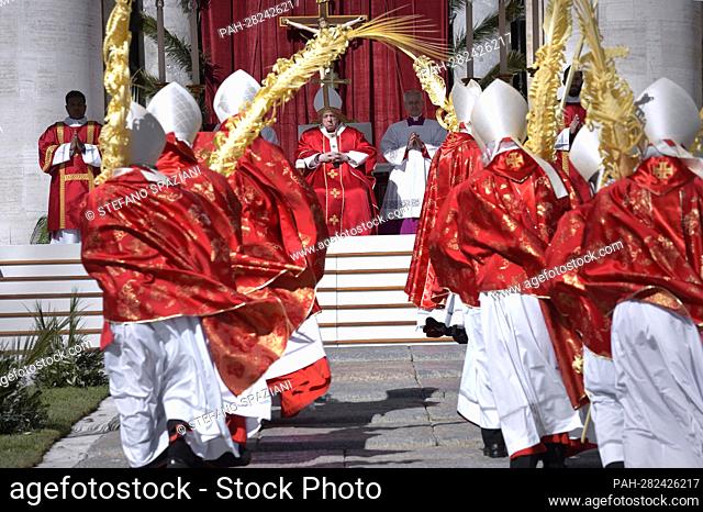 Pope Francis celebrates the Palm Sunday mass in St Peter's square on April 10, 2022 at the Vatican. It marks the official beginning of Easter Holy Week