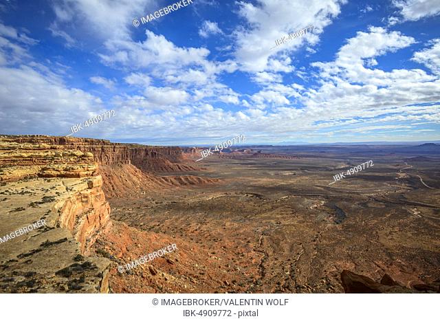 Cedar Mesa at Moki Dugway, view of the Valley of the Gods, Bears Ears National Monument, Utah State Route 261, Utah, USA, North America