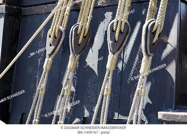 Ropes and pulleys on a ship