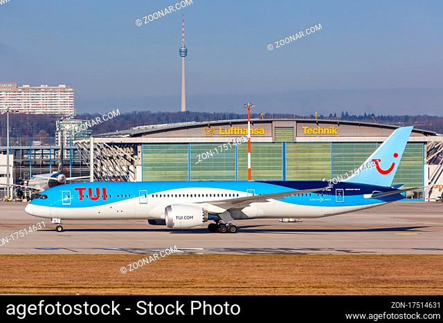 Stuttgart, Deutschland - 15. Januar 2021: Ein Boeing 787-9 Dreamliner Flugzeug der TUI mit dem Kennzeichen G-TUIO auf dem Flughafen Stuttgart (STR) in...