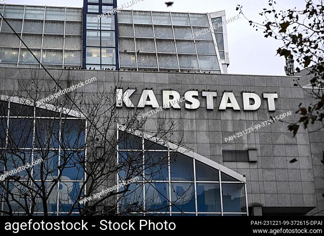 20 December 2023, Berlin: The Karstadt department store in Charlottenburg on the Wilmersdorfer Strasse pedestrian zone. Photo: Jens Kalaene/dpa