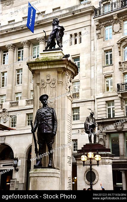 06 September 2019, United Kingdom, London: On the forecourt of the former Commodity Exchange stands a memorial to the fallen British soldiers of the First World...