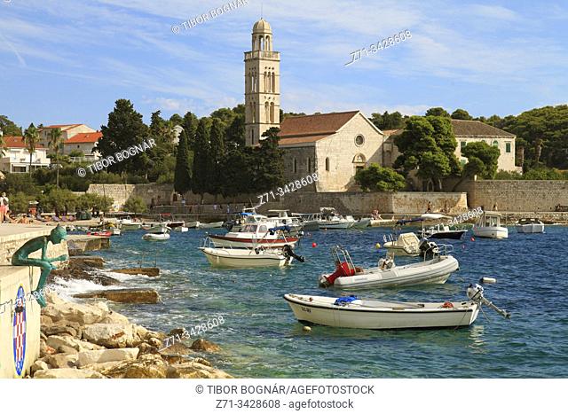 Croatia, Hvar, Franciscan Monastery, beach, boats