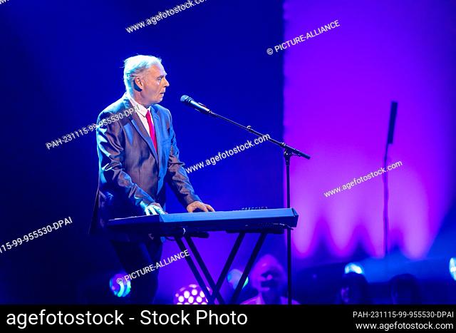 09 November 2023, Baden-Württemberg, Offenburg: A member of the band ""Orchestral Manoeuvres in the Dark"" performs on stage during the recording of ""Die große...
