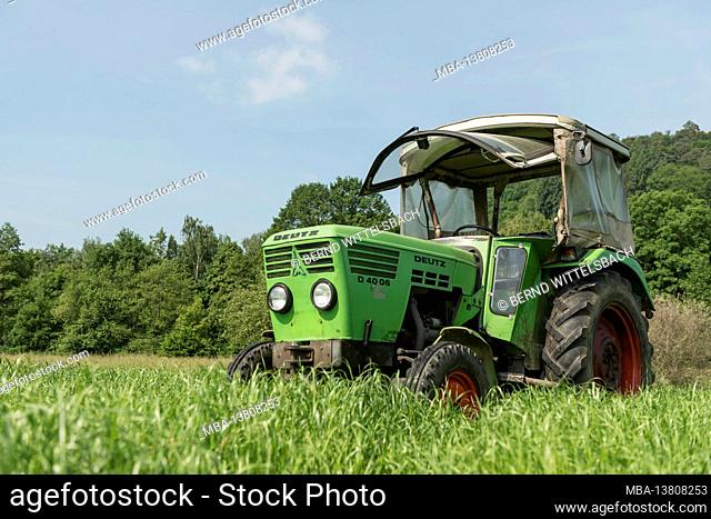 Breuberg, Hessen, Germany, Deutz D 4006 tractor. Displacement 25826 ccm, 35 hp, built in 1969