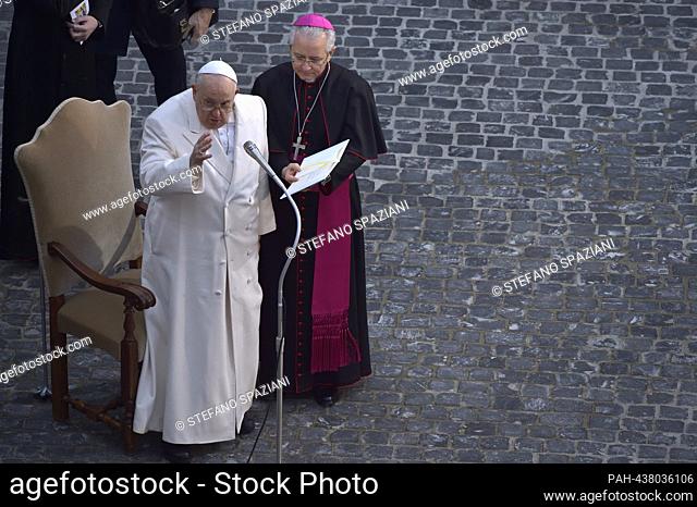 Pope Francis prayer ceremony during the traditionnal visit to the statue of Mary on the day of the celebration of the Immaculate Conception et Piazza di Spagna...