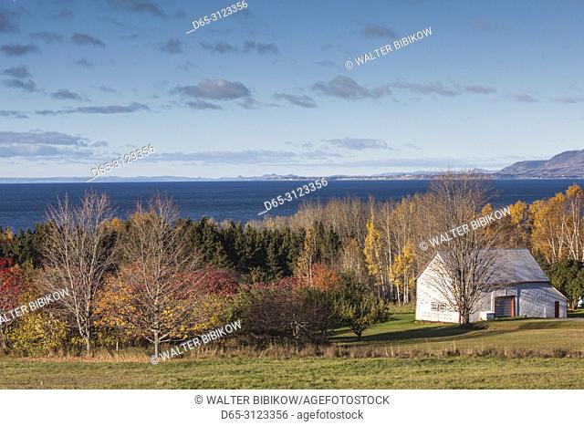 Canada, Quebec, Gaspe Peninsula, Careys Hill, elevated landscape with barn by the Baie des Chaleurs, autumn