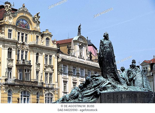 Monument to Jan Hus (1371-1415), Old Town Square or Staromestske namesti, Historical Centre of Prague (Unesco World Heritage List, 1992), Czech Republic