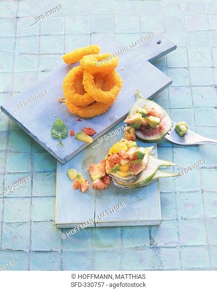Breaded squid rings with fig and orange dip