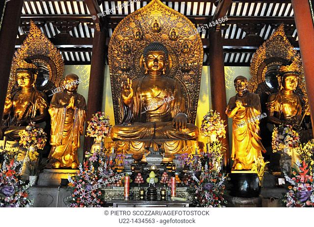 Guangzhou (China): Buddha statues at the Guangxiao Temple