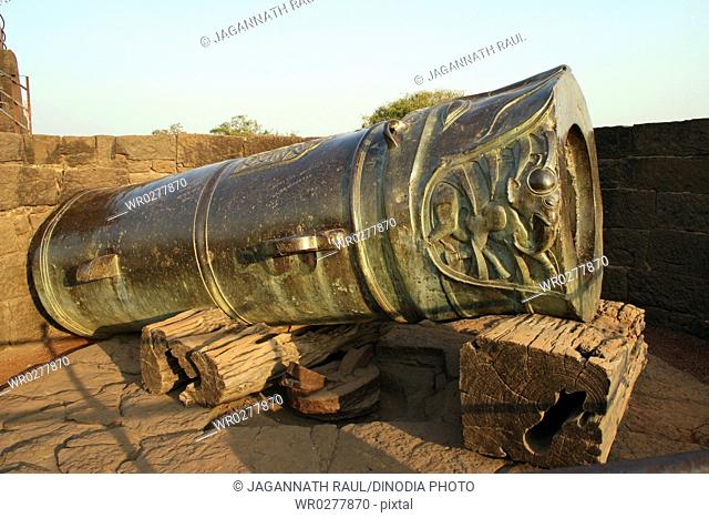 Malik-E-Maidan monarch of plain cannon of 55 tons largest mediaeval cannons , Bijapur , Karnataka , India