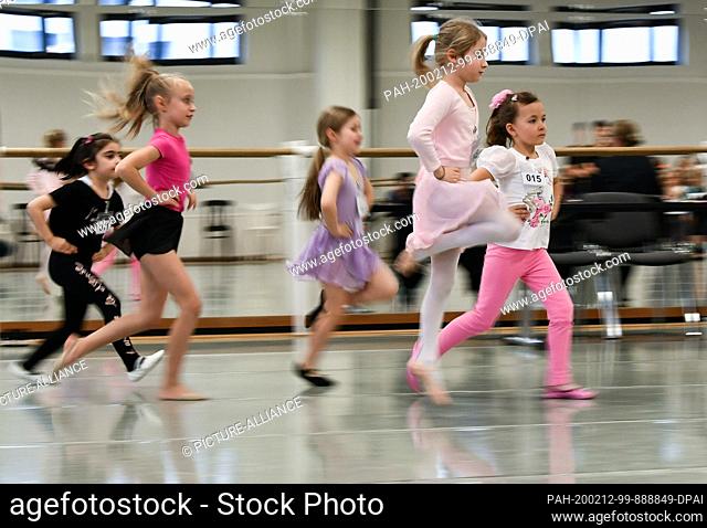 12 February 2020, Berlin: Children from Berlin and Brandenburg take part in the ballet casting for the young ensemble of the Friedrichstadt-Palast