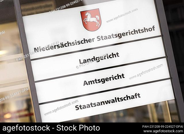 08 December 2023, Lower Saxony, Bückeburg: The words ""Niedersächsischer Staatsgerichtshof - Landgericht - Amtsgericht - Staatsanwaltschaft"" can be seen at the...