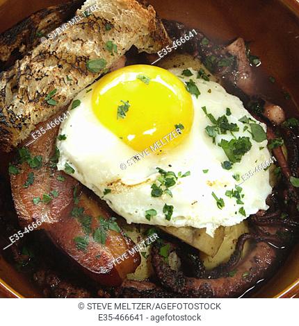 Breakfast, fried egg, "sunnyside up" egg, caon, American breafast