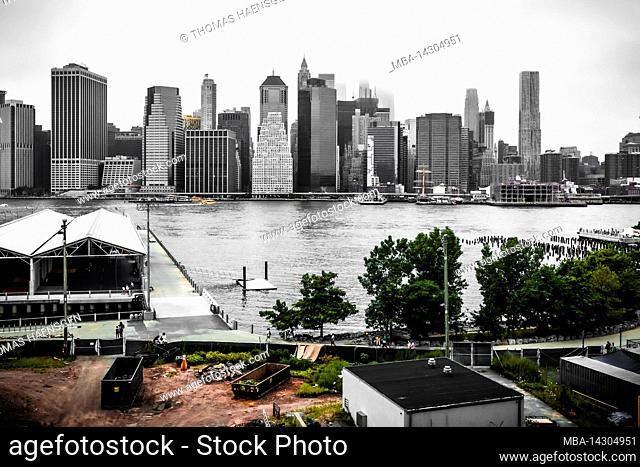 Brooklyn Heights, New York City, NY, USA, Under Costruction. Not the skyline from Manhattan
