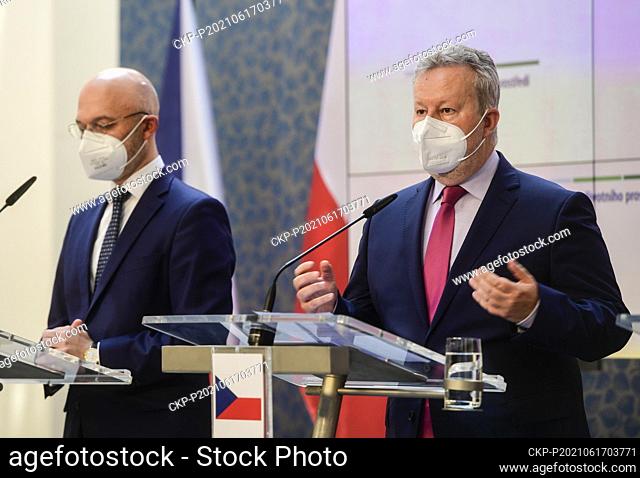 Czech Environment Minister Richard Brabec, right, and his Polish counterpart Michal Kurtyka speak during a press conference on launched bilateral negotiations...