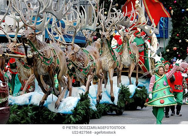 New York City USA, Santa Claus sledge at the Macy's parade