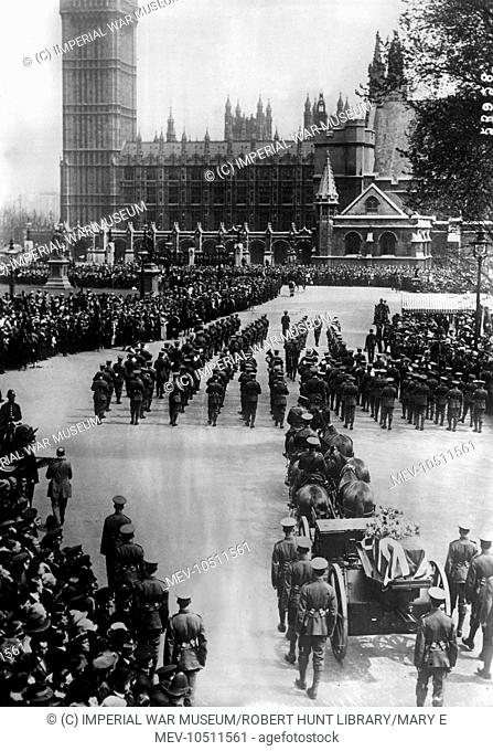 Funeral cortege of the English nurse, Edith Cavell (1865-1915), who was executed by the Germans on 12 October 1915 for helping allied soldiers escape from...