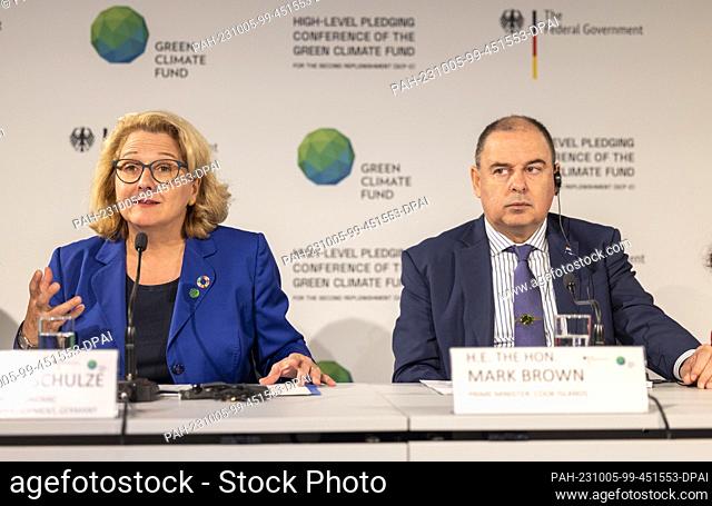05 October 2023, North Rhine-Westphalia, Bonn: Svenja Schulze (SPD) Federal Minister for Economic Cooperation and Development, speaks alongside Mark Brown