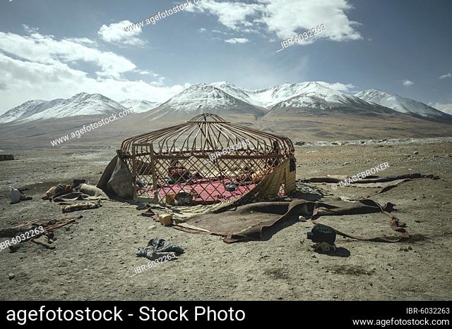 Wooden frame of your traditional yurt, transport preparations, barren plateau of Bozai Gumbaz, Wakhan corridor, Badakhshan, Afghanistan, Asia